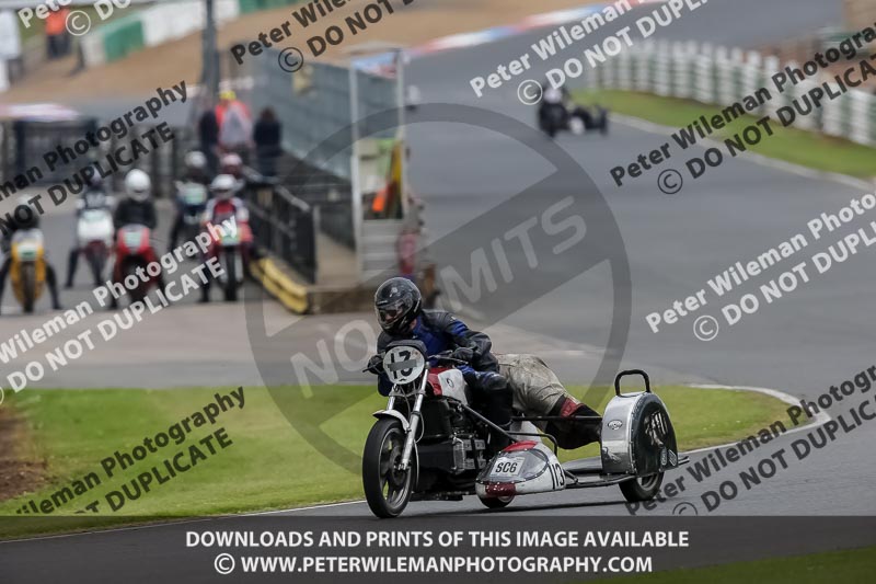 Vintage motorcycle club;eventdigitalimages;mallory park;mallory park trackday photographs;no limits trackdays;peter wileman photography;trackday digital images;trackday photos;vmcc festival 1000 bikes photographs